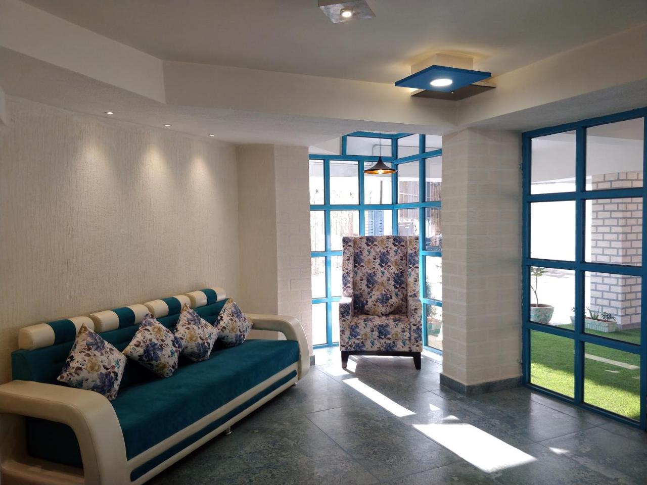 Hotel Istana Inn - A Luxury Stay ชัยปุระ ภายนอก รูปภาพ