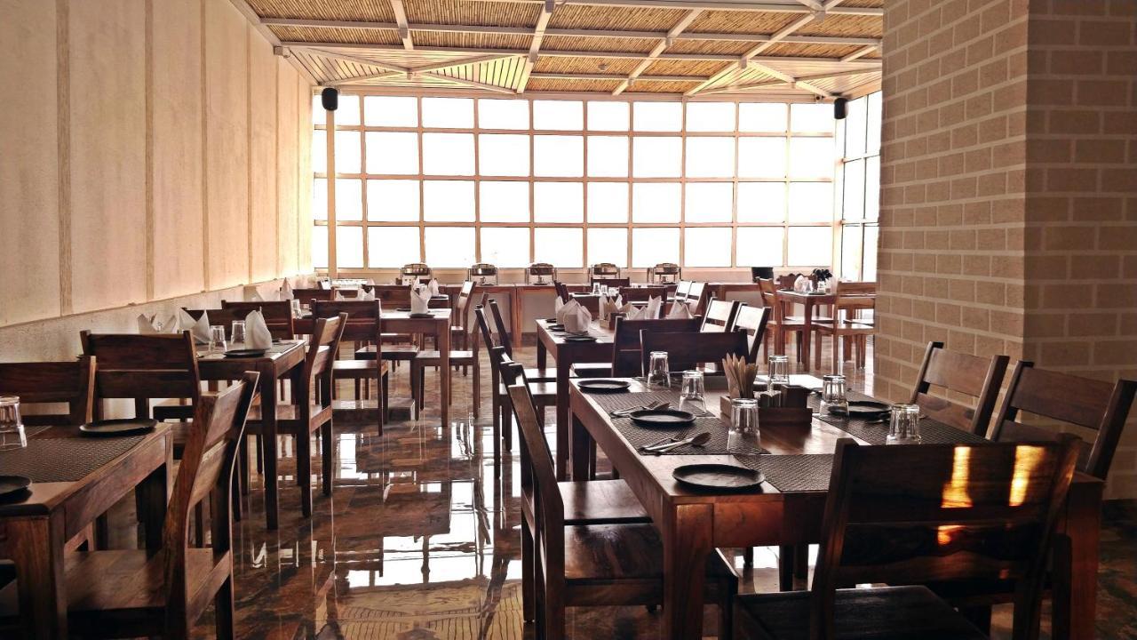 Hotel Istana Inn - A Luxury Stay ชัยปุระ ภายนอก รูปภาพ