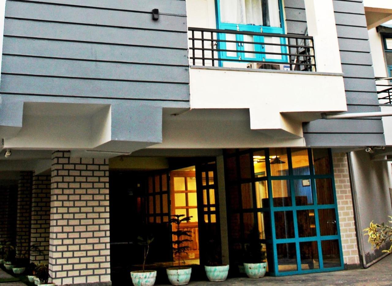 Hotel Istana Inn - A Luxury Stay ชัยปุระ ภายนอก รูปภาพ